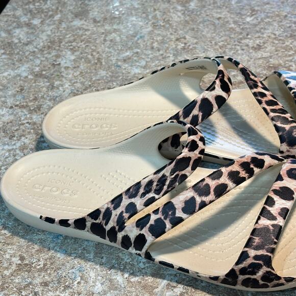 Crocs Women's Animal Print Kadee II Strappy Iconic Comfort Sandals Size 10 EUC - Picture 9 of 9